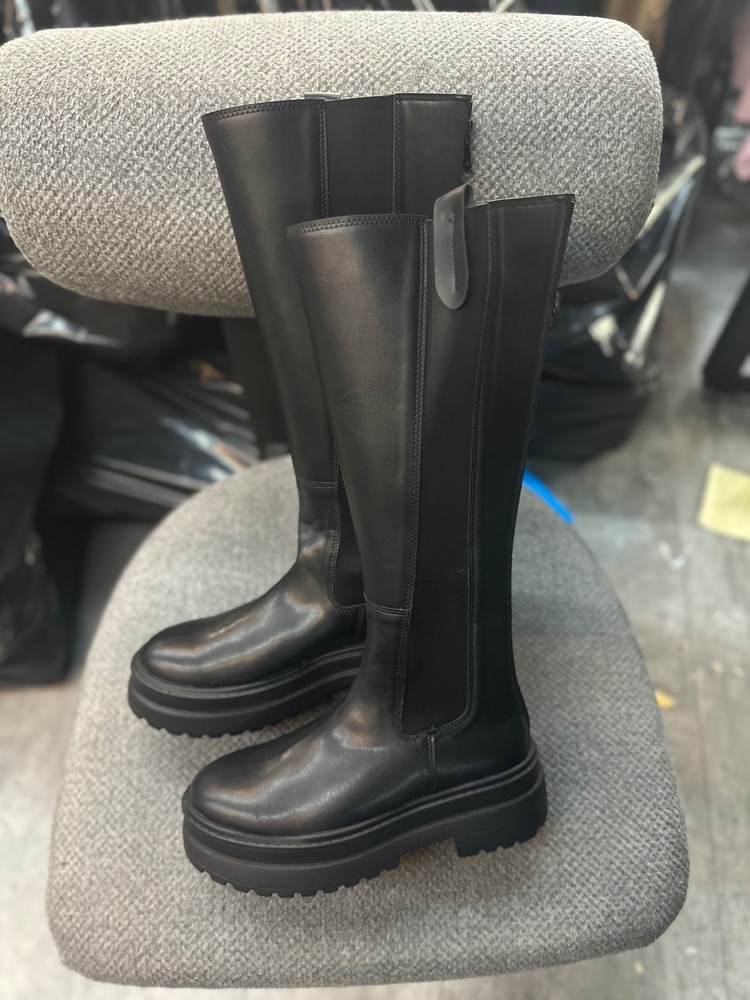 تصویر چکمه دو ور کش لژدار 